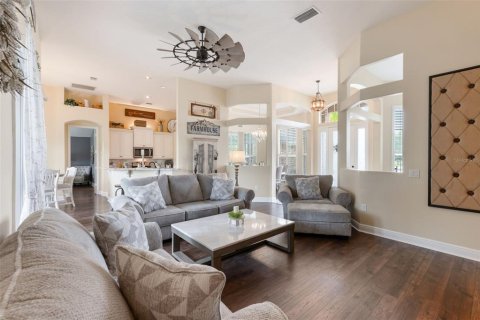 House in DeBary, Florida 4 bedrooms, 201.69 sq.m. № 1679605 - photo 9