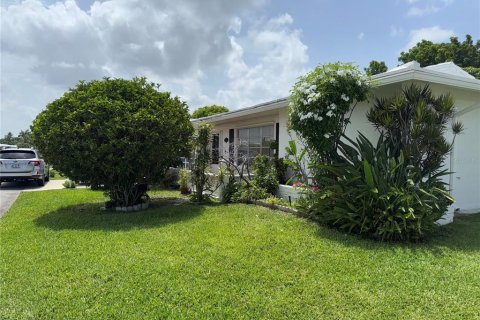 Casa en venta en Tamarac, Florida, 2 dormitorios, 156.26 m2 № 1807458 - foto 5