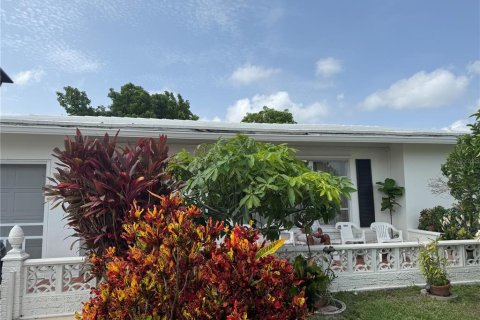 Casa en venta en Tamarac, Florida, 2 dormitorios, 156.26 m2 № 1807458 - foto 8
