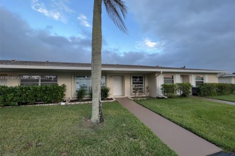 House in Boca Raton, Florida 2 bedrooms, 84.36 sq.m. № 1978767