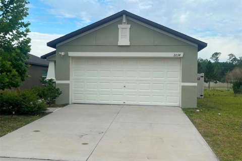 Casa en Lakeland, Florida 3 dormitorios, 117.99 m2 № 2117373