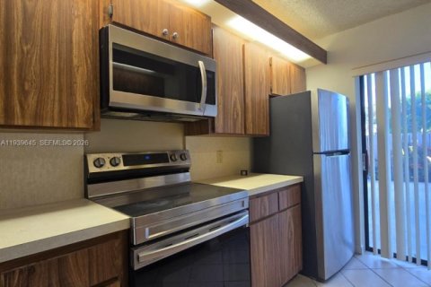 Adosado en venta en West Palm Beach, Florida, 2 dormitorios, 114.83 m2 № 1997011 - foto 11