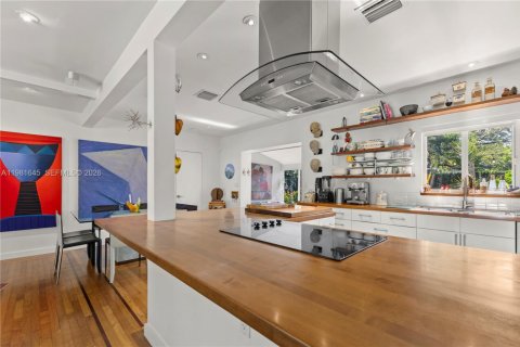 Снять в аренду виллу или дом в Майами-Шорс, Флорида 3 спальни, 114.55м2, № 2043735 - фото 3