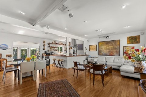 Снять в аренду виллу или дом в Майами-Шорс, Флорида 3 спальни, 114.55м2, № 2043735 - фото 5