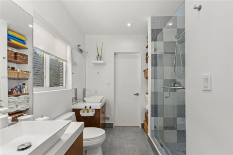 Снять в аренду виллу или дом в Майами-Шорс, Флорида 3 спальни, 114.55м2, № 2043735 - фото 16