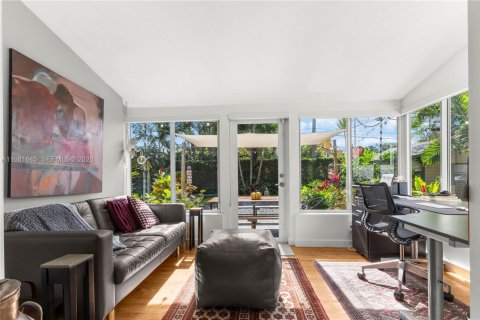 Снять в аренду виллу или дом в Майами-Шорс, Флорида 3 спальни, 114.55м2, № 2043735 - фото 7