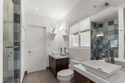 Снять в аренду виллу или дом в Майами-Шорс, Флорида 3 спальни, 114.55м2, № 2043735 - фото 17