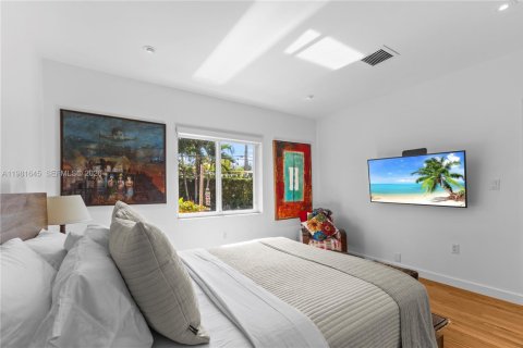 Снять в аренду виллу или дом в Майами-Шорс, Флорида 3 спальни, 114.55м2, № 2043735 - фото 18