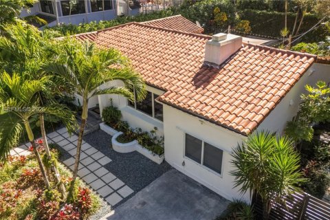 Снять в аренду виллу или дом в Майами-Шорс, Флорида 3 спальни, 114.55м2, № 2043735 - фото 30