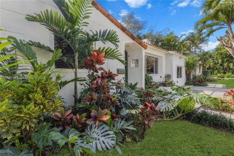 Снять в аренду виллу или дом в Майами-Шорс, Флорида 3 спальни, 114.55м2, № 2043735 - фото 26