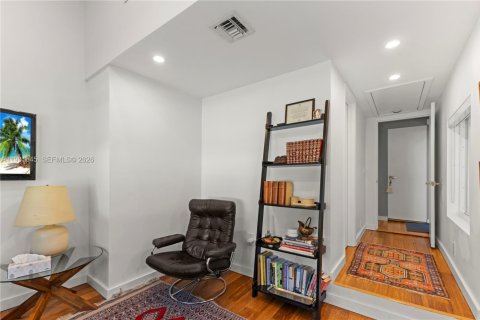 Снять в аренду виллу или дом в Майами-Шорс, Флорида 3 спальни, 114.55м2, № 2043735 - фото 14