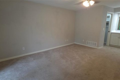 Casa en alquiler en Saint Petersburg, Florida, 3 dormitorios, 166.02 m2 № 1913035 - foto 10