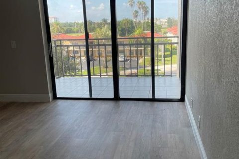 Copropriété à louer à Saint Petersburg, Floride: 1 chambre, 73.39 m2 № 1335244 - photo 5