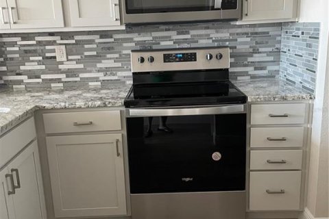 Copropriété à louer à Saint Petersburg, Floride: 1 chambre, 73.39 m2 № 1335244 - photo 3