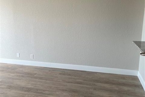 Copropriété à louer à Saint Petersburg, Floride: 1 chambre, 73.39 m2 № 1335244 - photo 4