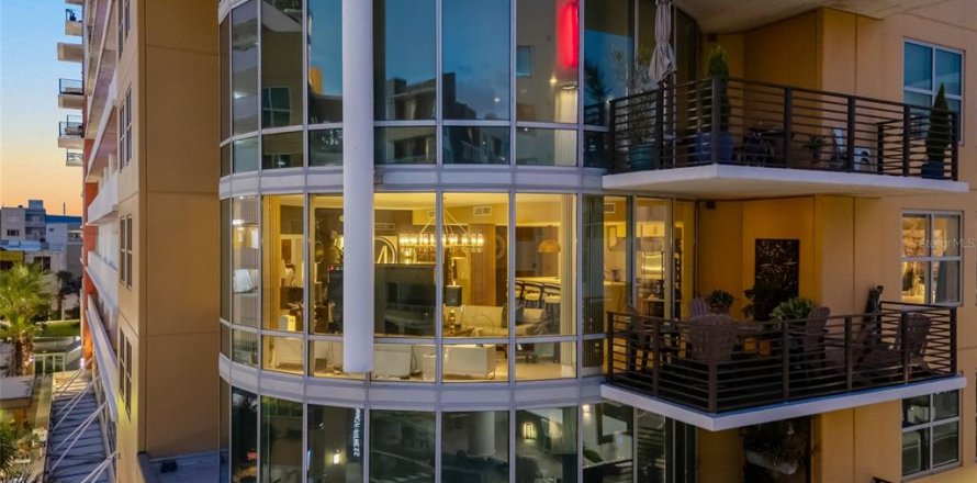 Condo à Tampa, Floride, 2 chambres  № 2407034