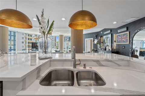Copropriété à vendre à Tampa, Floride: 2 chambres, 201.51 m2 № 2407034 - photo 9