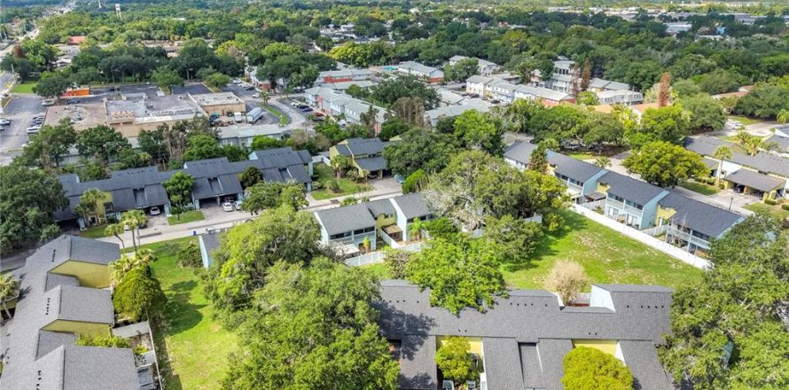 Condominio en Winter Park, Florida, 2 dormitorios № 2167568
