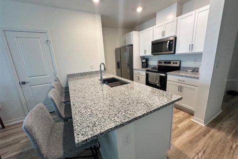 Adosado en alquiler en Davenport, Florida, 3 dormitorios, 134.99 m2 № 1820935 - foto 4