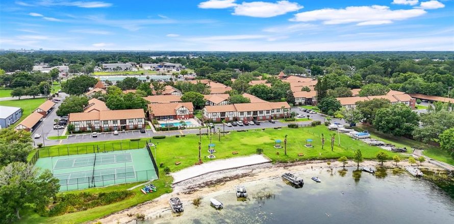 Condo in Orlando, Florida, 3 bedrooms № 1771268