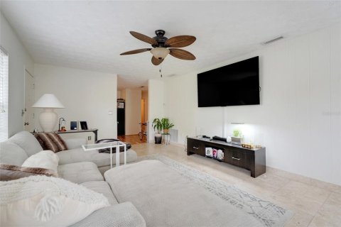 Condo in Orlando, Florida, 3 bedrooms  № 1771268 - photo 11