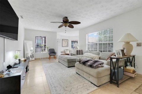 Condo in Orlando, Florida, 3 bedrooms  № 1771268 - photo 7