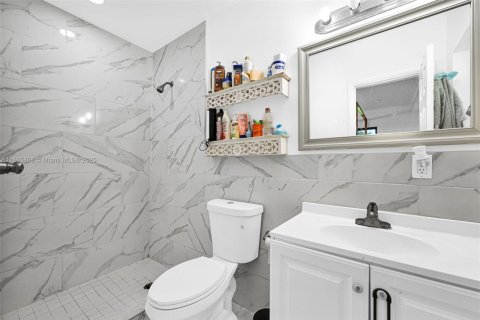 Villa ou maison à vendre à Miami Gardens, Floride: 3 chambres, 143.91 m2 № 1897744 - photo 7