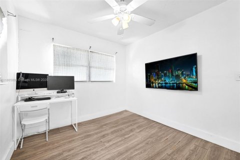 Villa ou maison à vendre à Miami Gardens, Floride: 3 chambres, 143.91 m2 № 1897744 - photo 28