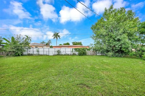Villa ou maison à vendre à Miami Gardens, Floride: 3 chambres, 143.91 m2 № 1897744 - photo 27