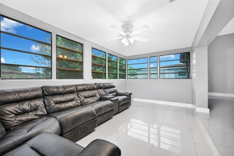 Villa ou maison à vendre à Miami Gardens, Floride: 3 chambres, 143.91 m2 № 1897744 - photo 20