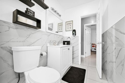 Villa ou maison à vendre à Miami Gardens, Floride: 3 chambres, 143.91 m2 № 1897744 - photo 3