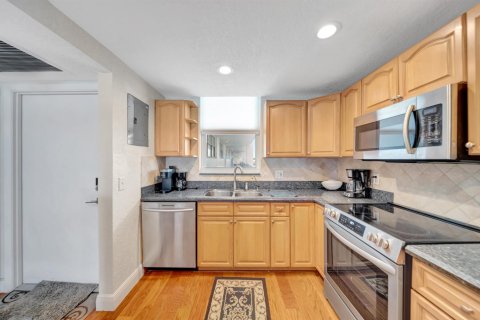 Condo in Fort Lauderdale, Florida, 2 bedrooms  № 2191542 - photo 3