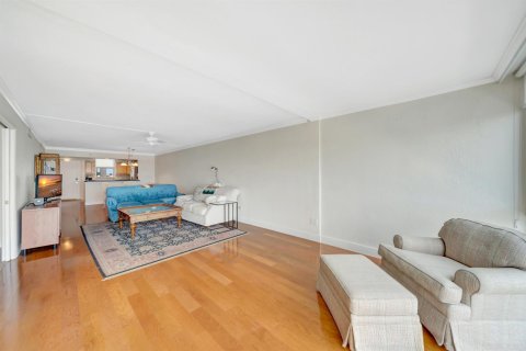 Condo in Fort Lauderdale, Florida, 2 bedrooms  № 2191542 - photo 10