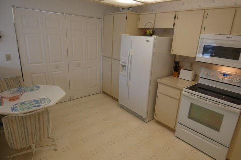 Condo in Hudson, Florida, 2 bedrooms  № 1906308 - photo 10