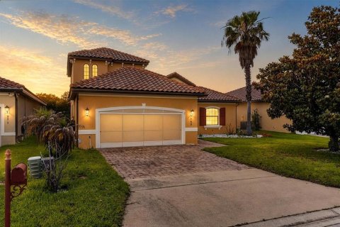 House in Haines City, Florida 5 bedrooms, 232.26 sq.m. № 2124472