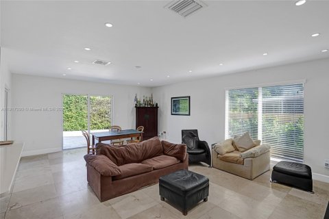 Casa en venta en North Miami Beach, Florida, 5 dormitorios, 286.42 m2 № 1973467 - foto 14