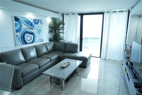 Condominio en venta en Aventura, Florida, 1 dormitorio, 70.14 m2 № 1825564 - foto 3