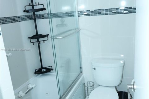 Condominio en venta en Aventura, Florida, 1 dormitorio, 70.14 m2 № 1825564 - foto 14