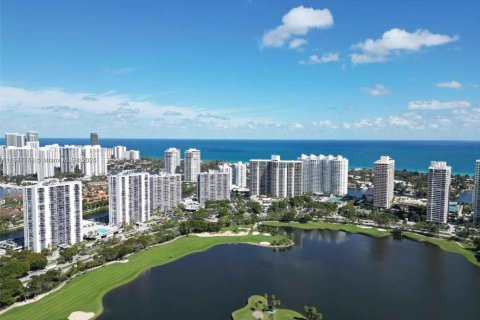 Condominio en venta en Aventura, Florida, 1 dormitorio, 70.14 m2 № 1825564 - foto 19