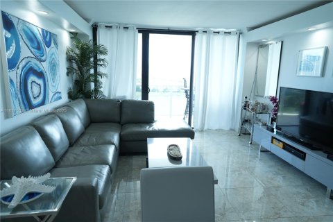 Condominio en venta en Aventura, Florida, 1 dormitorio, 70.14 m2 № 1825564 - foto 4