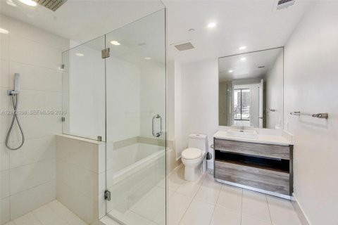 Condo in Miami, Florida, 1 bedroom № 2313769 - photo 9