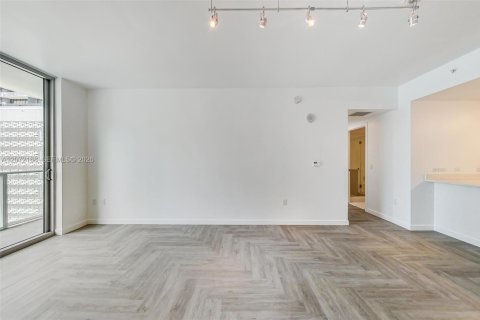 Condo in Miami, Florida, 1 bedroom № 2313769 - photo 8