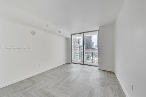 Condo in Miami, Florida, 1 bedroom № 2313769 - photo 12