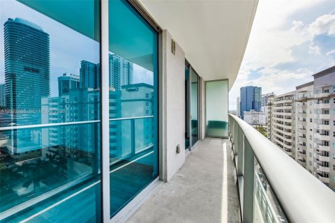Condo in Miami, Florida, 1 bedroom № 2313769 - photo 13