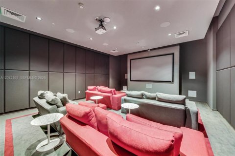 Condo in Miami, Florida, 1 bedroom № 2313769 - photo 25