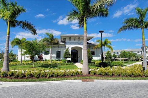 Снять в аренду таунхаус в Хомстед, Флорида 3 спальни, 149.76м2, № 1964976 - фото 3