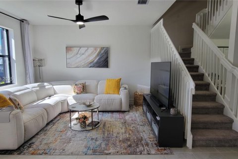 Снять в аренду таунхаус в Хомстед, Флорида 3 спальни, 149.76м2, № 1964976 - фото 14