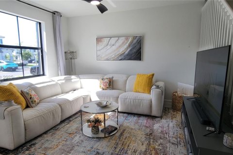 Снять в аренду таунхаус в Хомстед, Флорида 3 спальни, 149.76м2, № 1964976 - фото 13