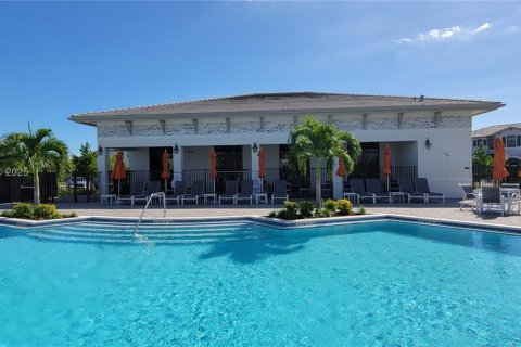 Снять в аренду таунхаус в Хомстед, Флорида 3 спальни, 149.76м2, № 1964976 - фото 12