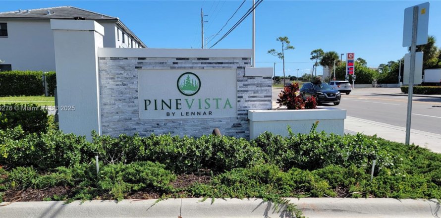 Таунхаус в Хомстед, Флорида 3 спальни, 149.76м2 № 1964976